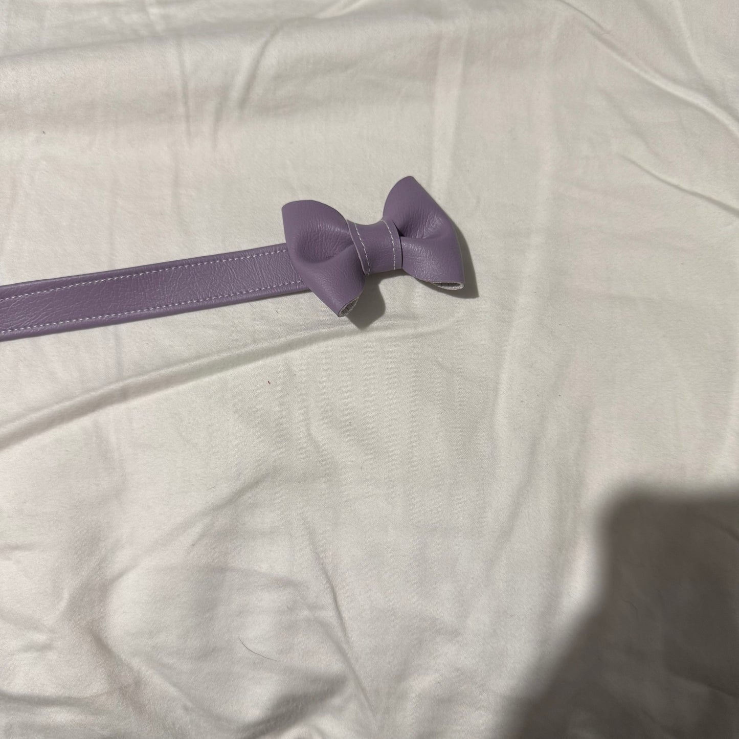 ADJUSTABLE BOW BELT | LILAC FAUX LEATHER