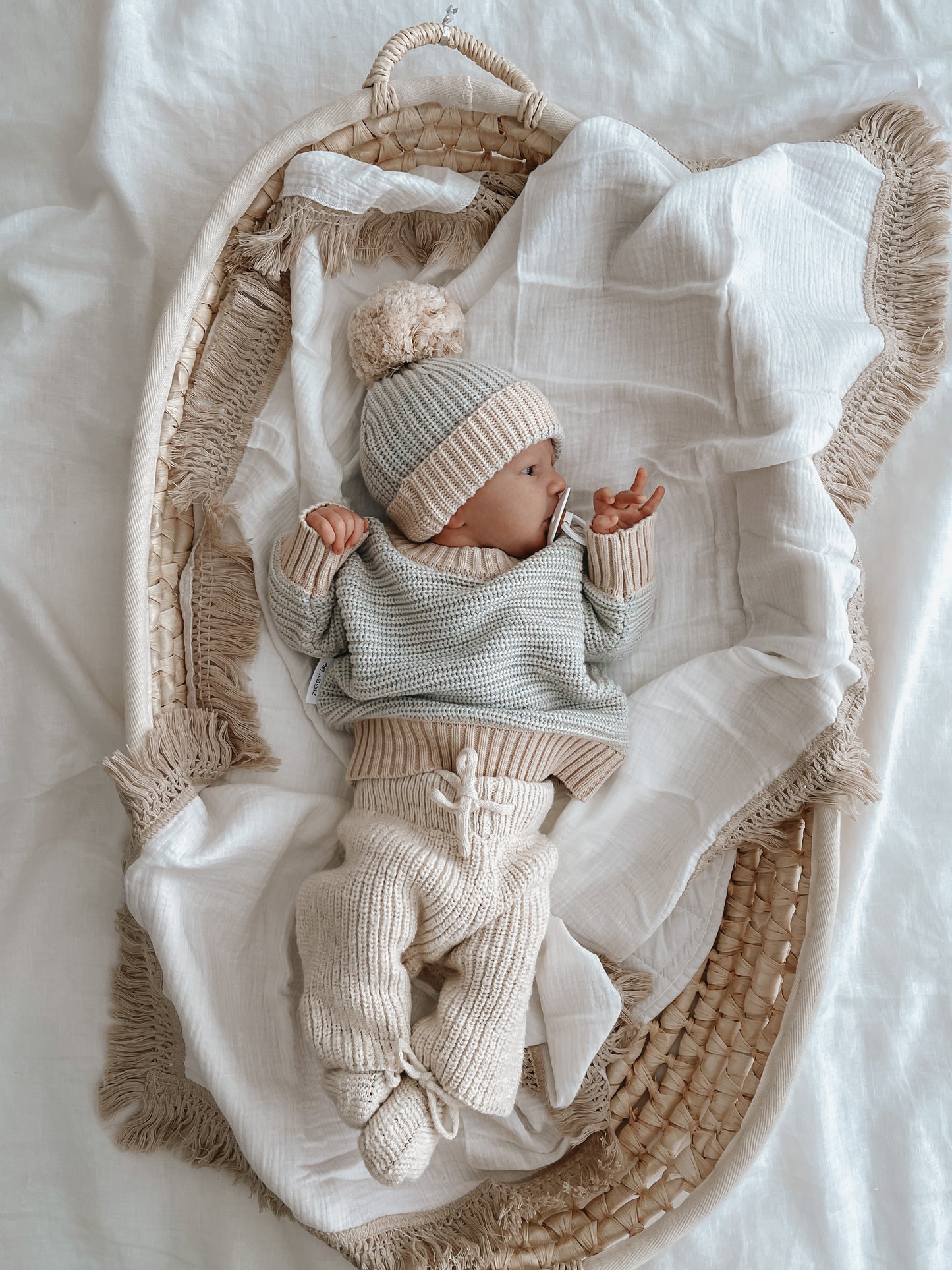 FRINGE SWADDLE | OAT