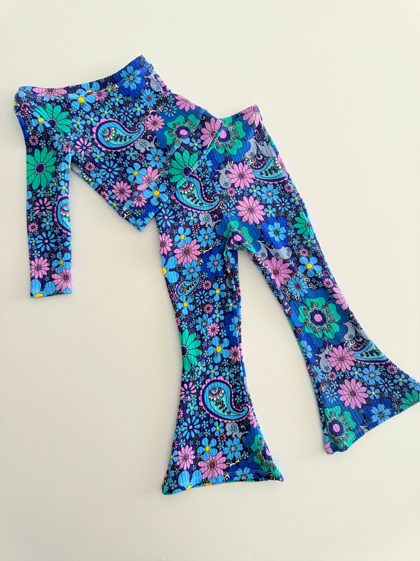 FLARES | LILY
