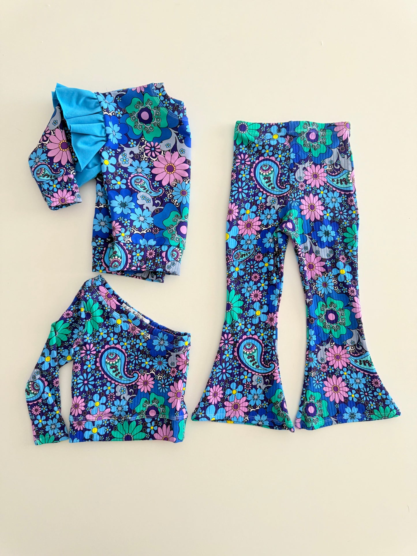 FLARES | LILY