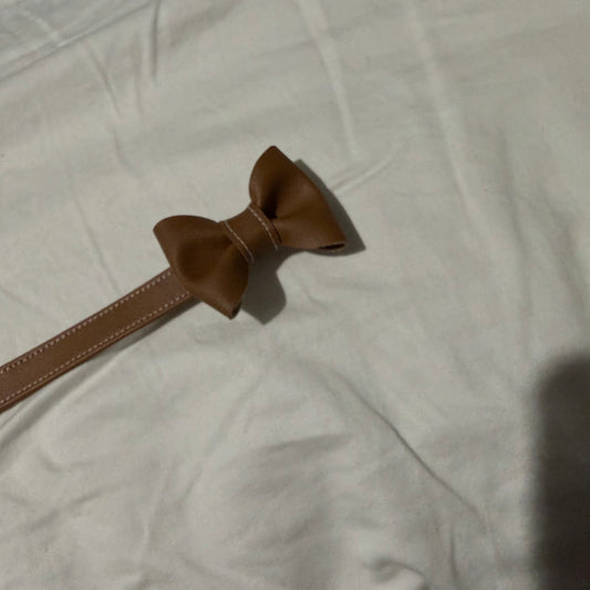 ADJUSTABLE BOW BELT | TAN FAUX LEATHER