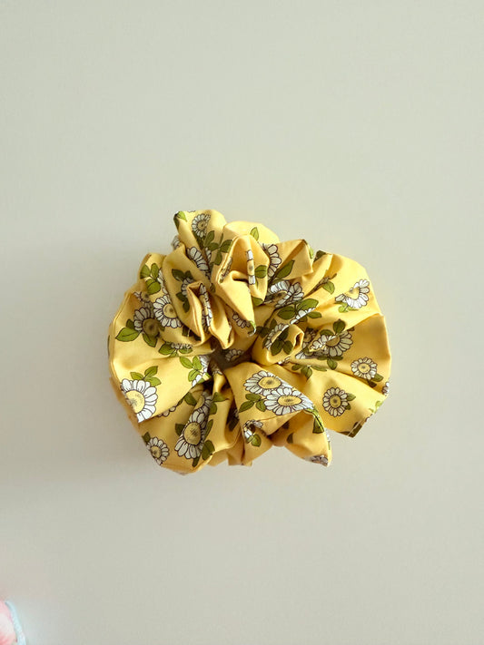 SCRUNCHIE | EVIE FLORAL