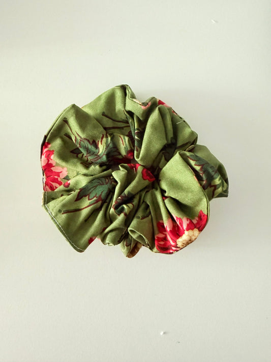 SCRUNCHIE | VINTY CHRISTMAS FLORAL