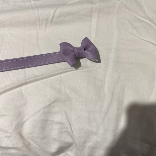 ADJUSTABLE BOW BELT | LILAC FAUX LEATHER