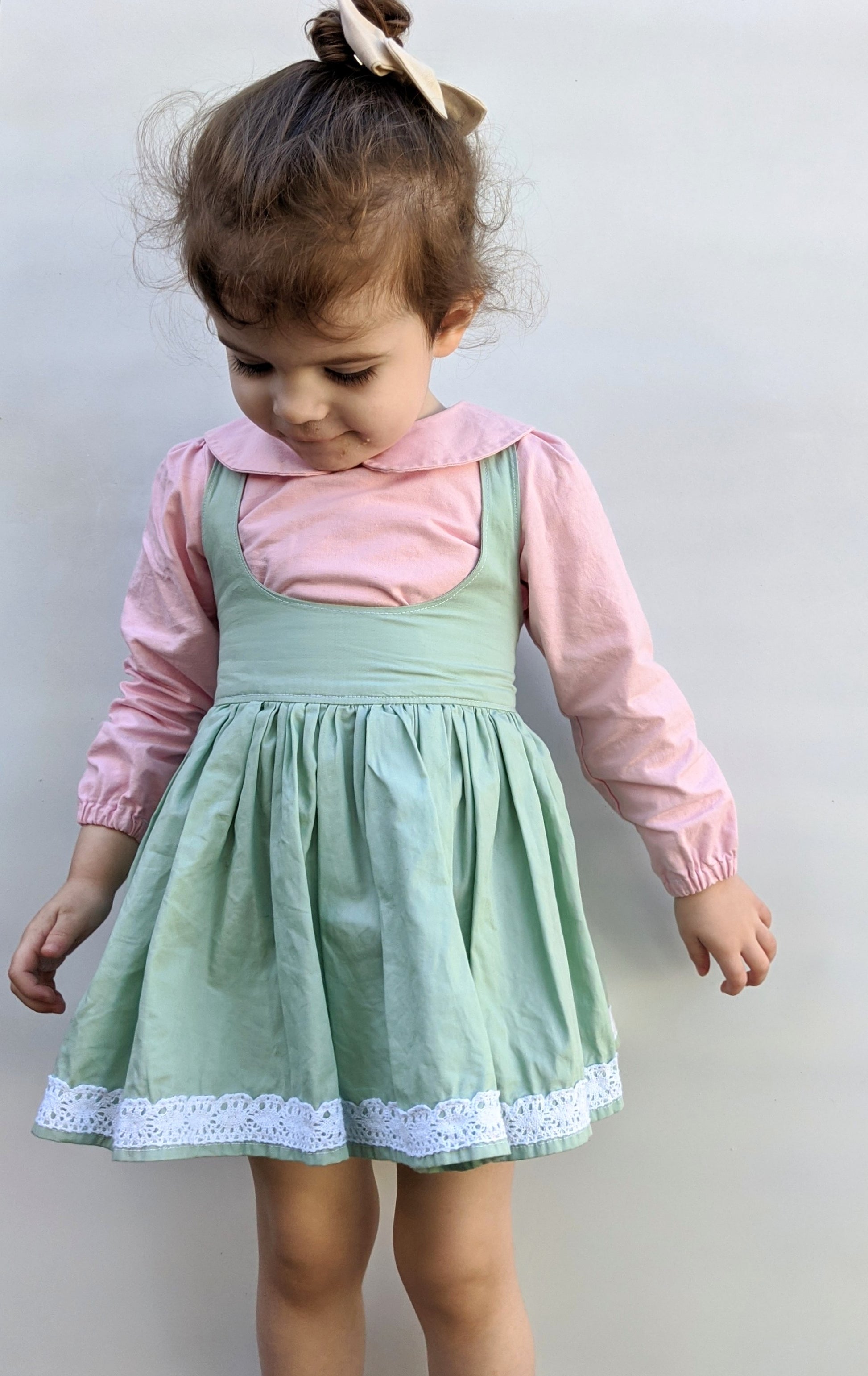 Simple skirt with lace add on