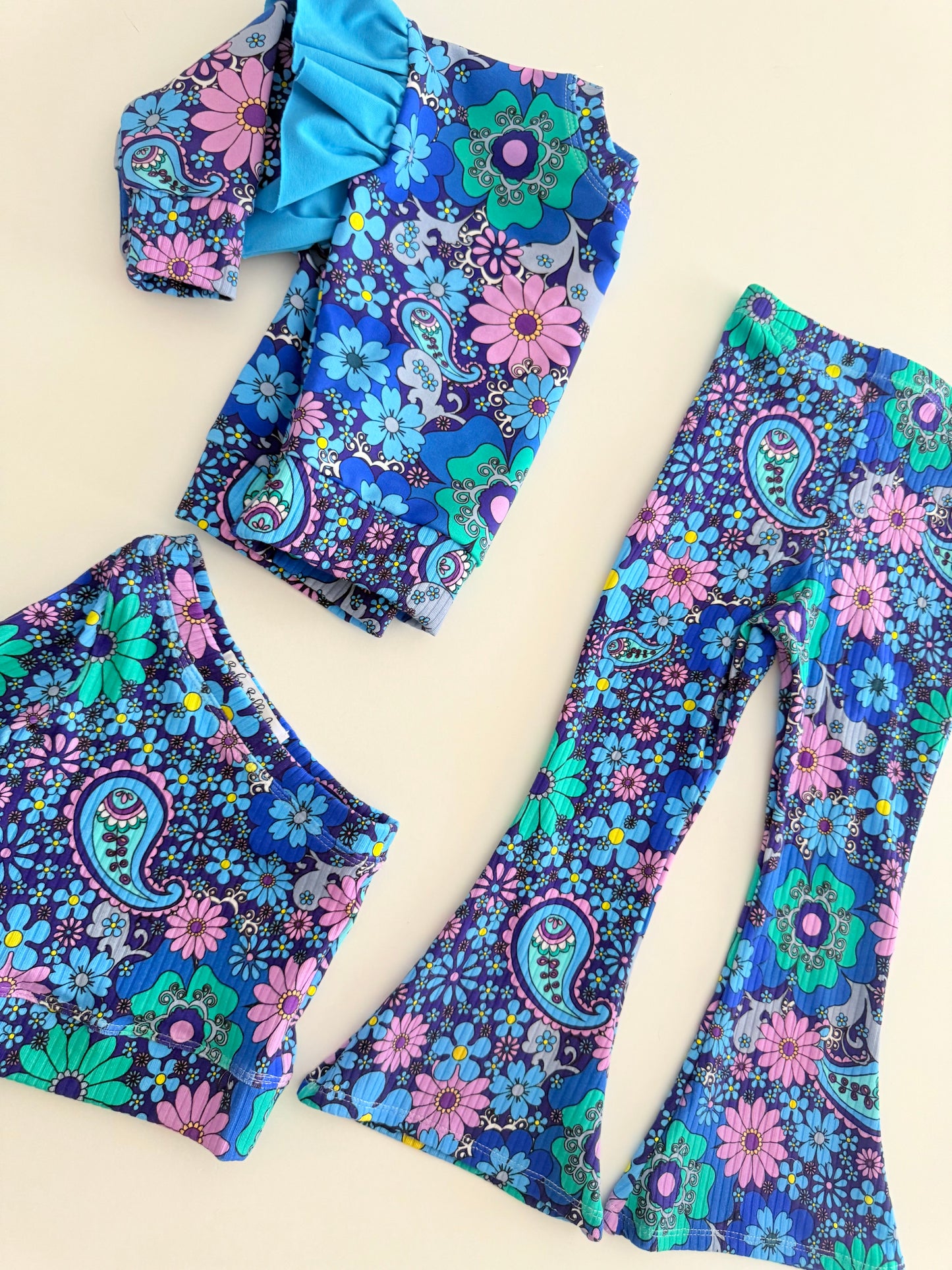 FLARES | LILY