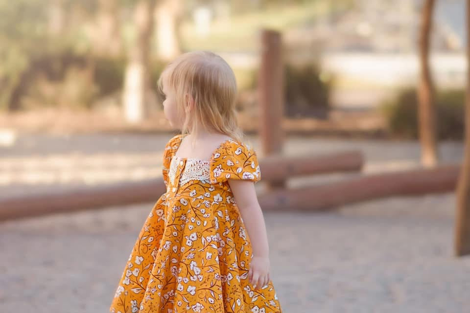 Straight bodice with Regular circle skirt - lace add on extra 