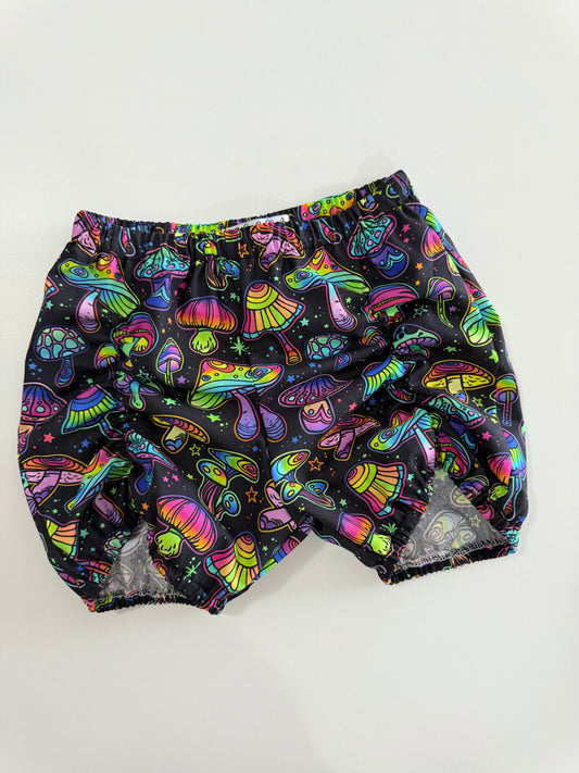 PUCKER SHORTIES | MAGIC MISHROOMS