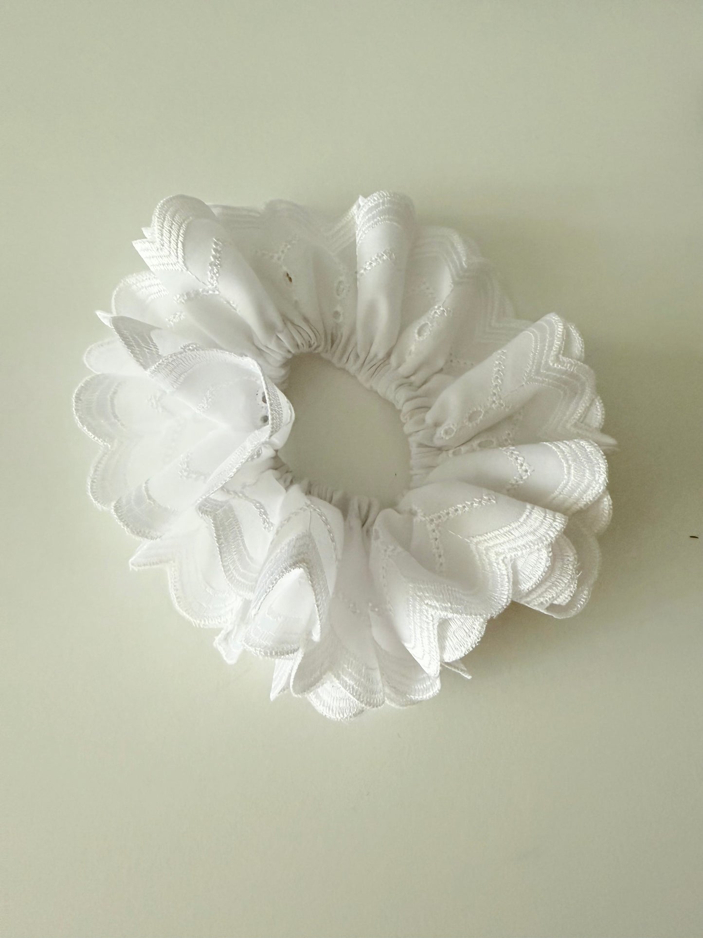 SCRUNCHIE | LACE