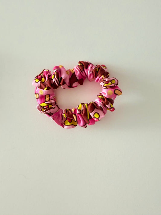SCRUNCHIE | PINK BOB